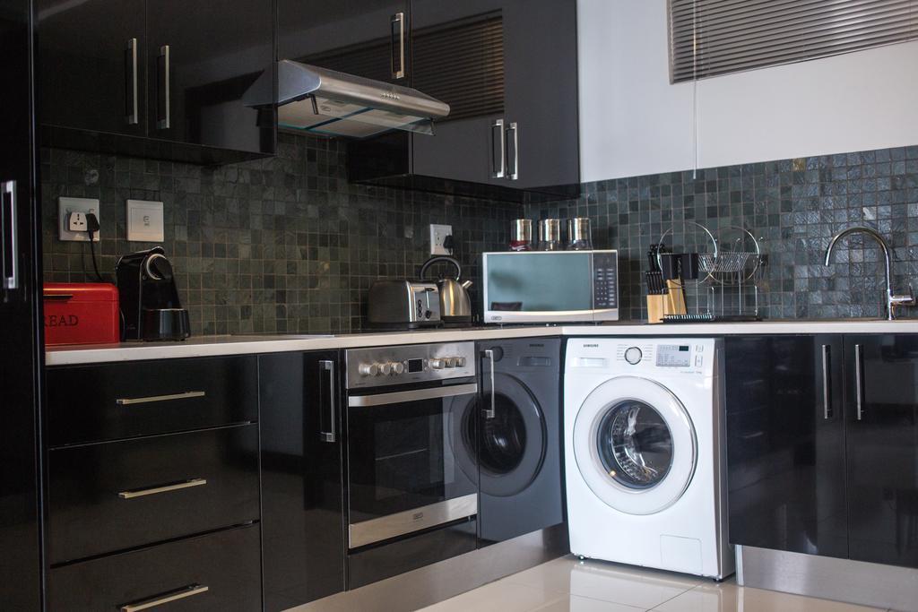 Apartment 64 At 77 On Independence Ave Βίντχουκ Εξωτερικό φωτογραφία